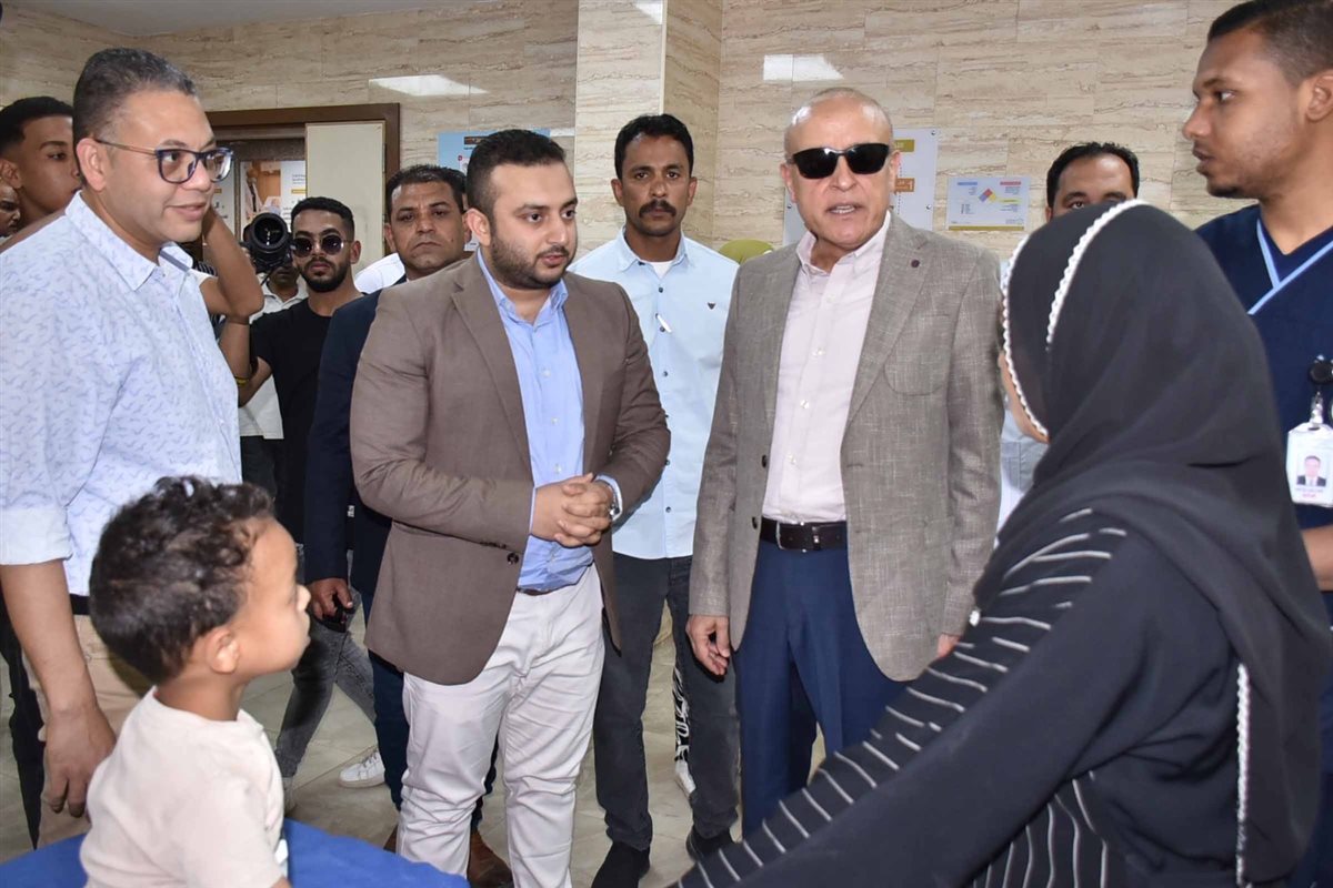 محافظ الأقصر في جولة بالبياضية