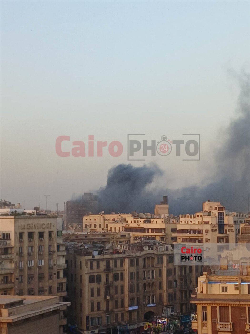 حريق عقار أعلى بنك القاهرة بمنطقة وسط البلد