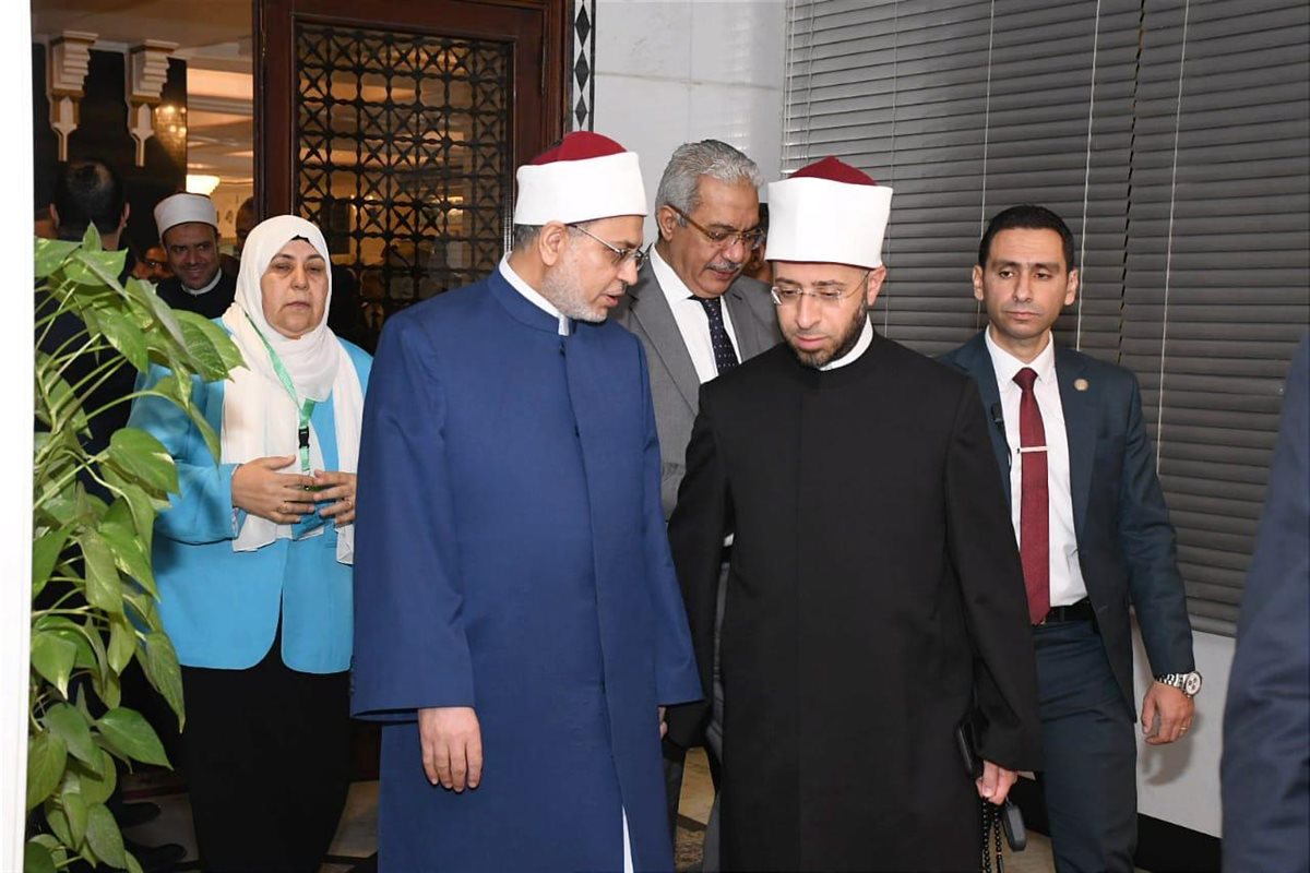 ويلتقي بأصغر إمام بمحراب الجامع الأزهر.. وزير الأوقاف لذوي الهمم: نتطلّع منكم لأن تكونوا في الغد القريب أئمةً وقادةً 