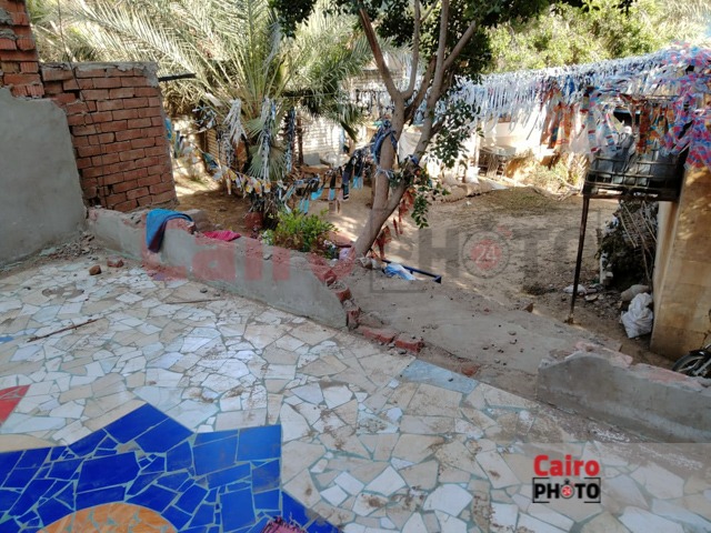 مآساة عم فاروق الفقي بعد سقوط أجزاء من منزله بالمنوفية