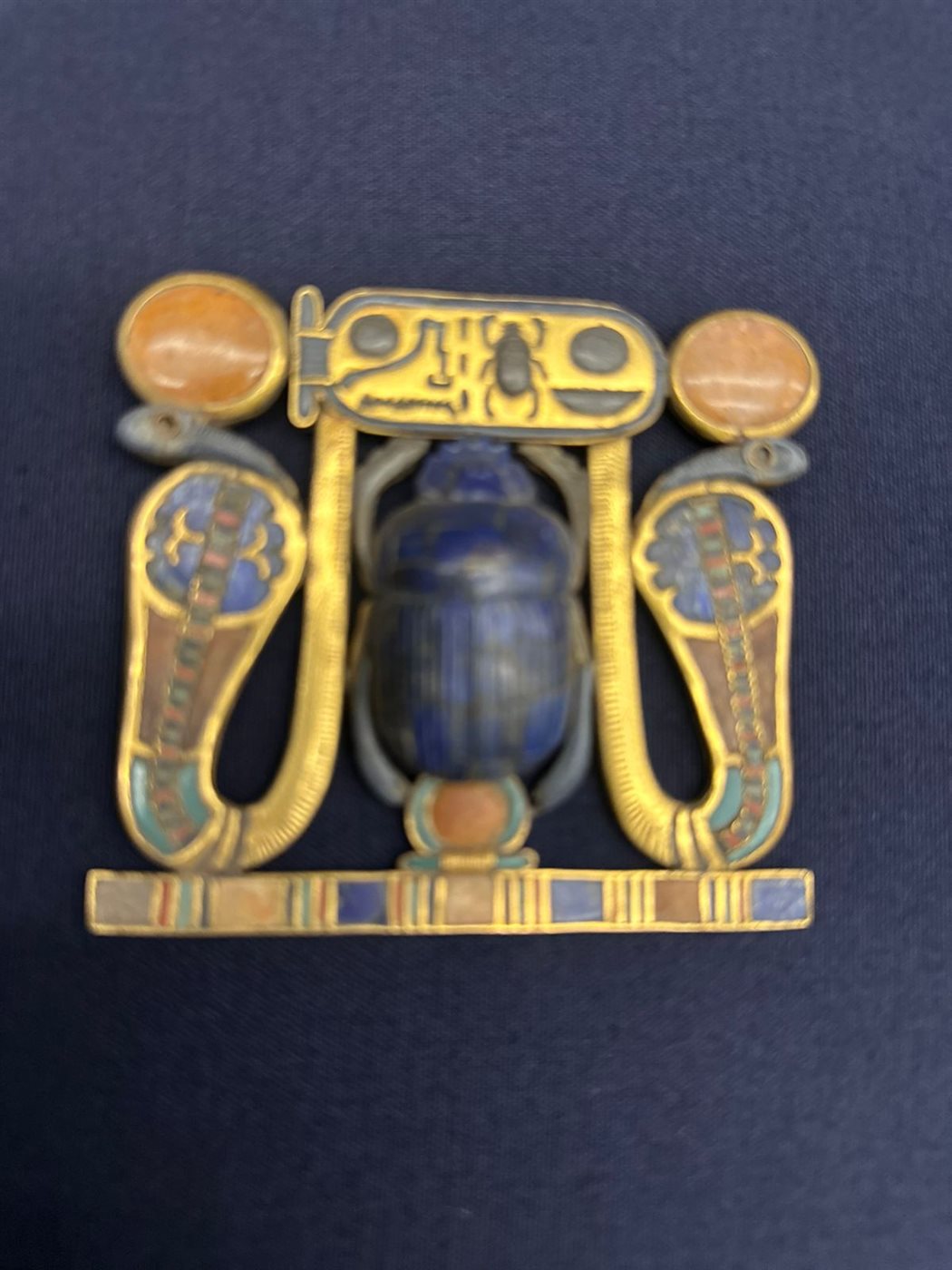 قطع توت عنخ آمون الذهبية بالمتحف المصري الكبير 