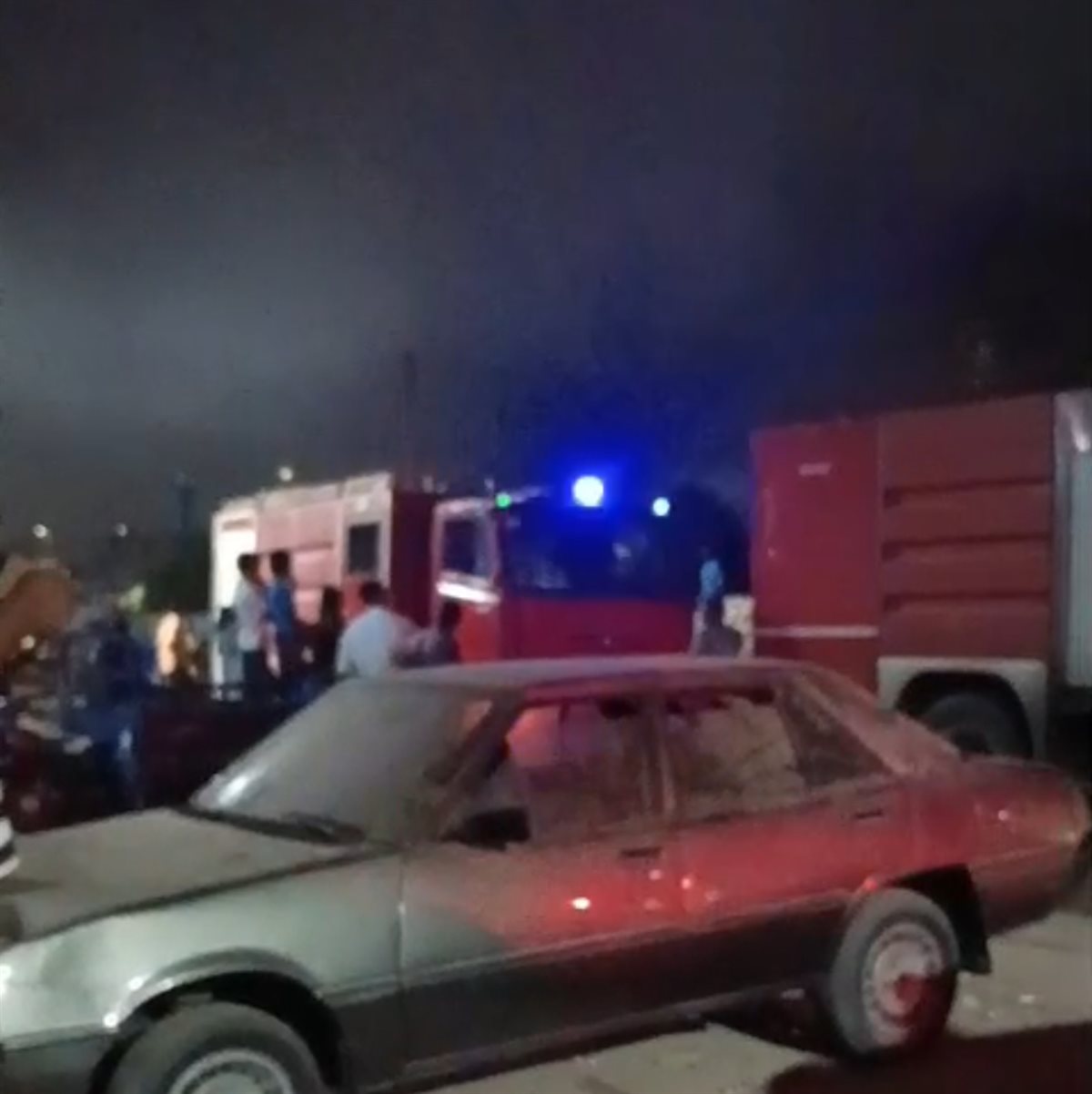 حريق هائل بمخزن للكراتين بالأقصر