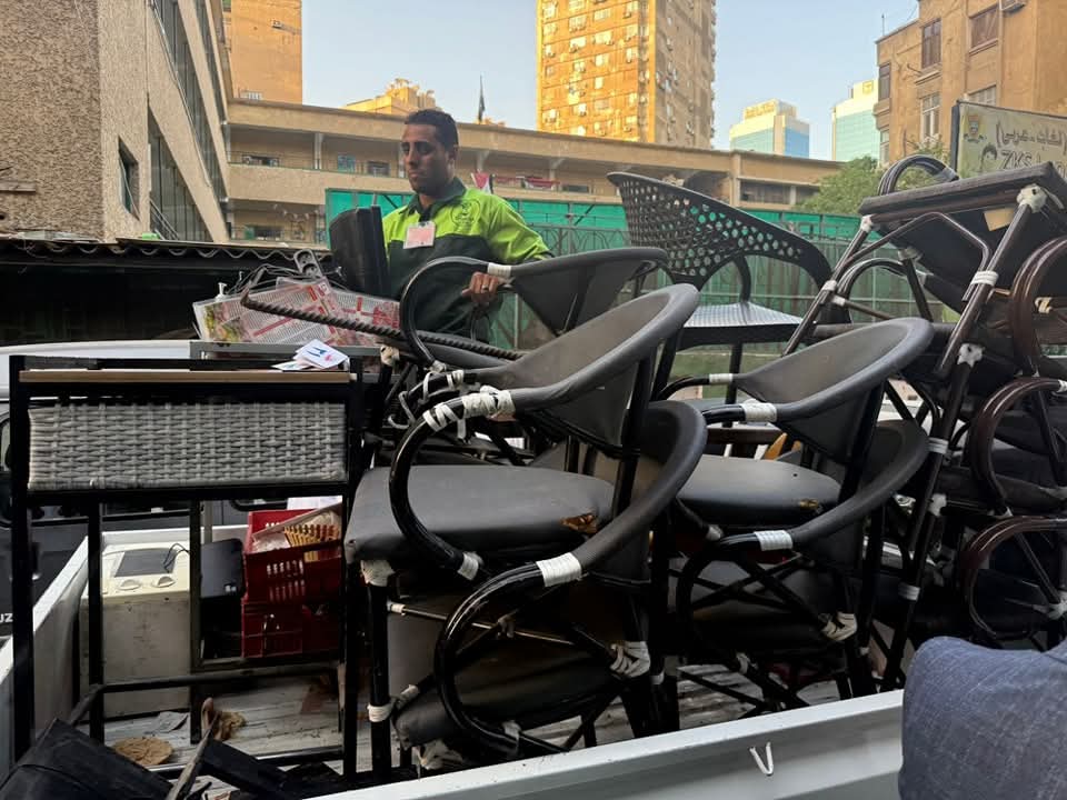  حملة مفاجئة لرفع الإشغالات وغلق المقاهى المخالفة بالزمالك