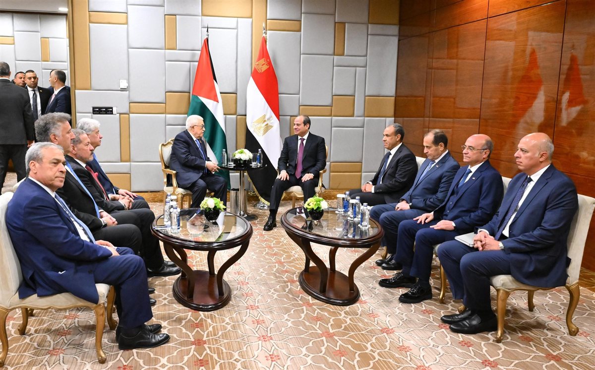 الرئيس السيسي يلتقي بنظيره الفلسطيني