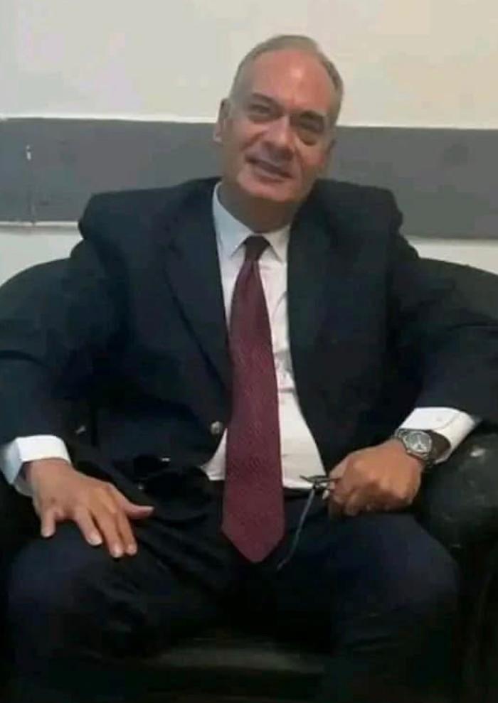 الدكتور حسين هيكل مدير إدارة الجمرك