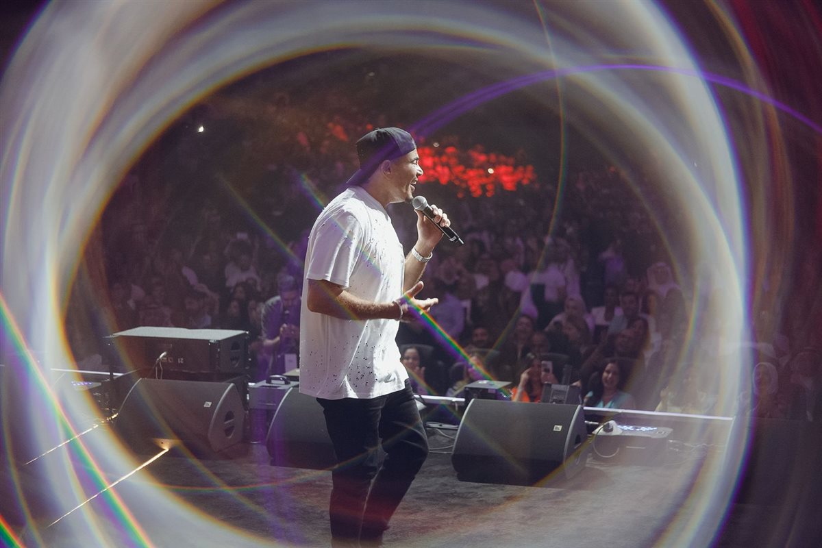 عمرو دياب يشعل الارينا في أعلى حضور جماهيري بالكويت (1)