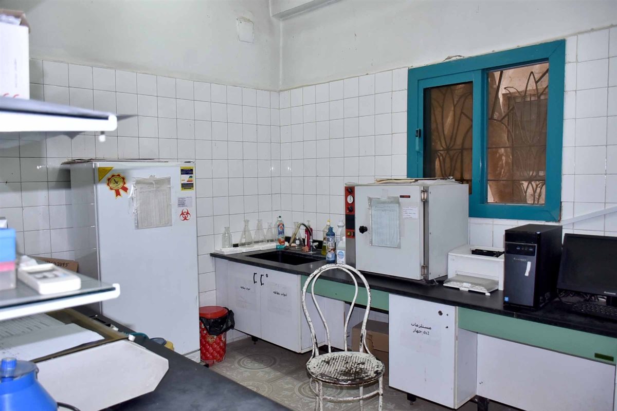 محافظ الأقصر وزيارة للمعمل الإقليمي