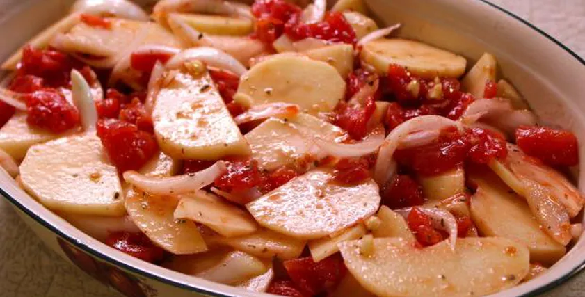 طريقة عمل بطاطس بالفاصوليا في الفرن