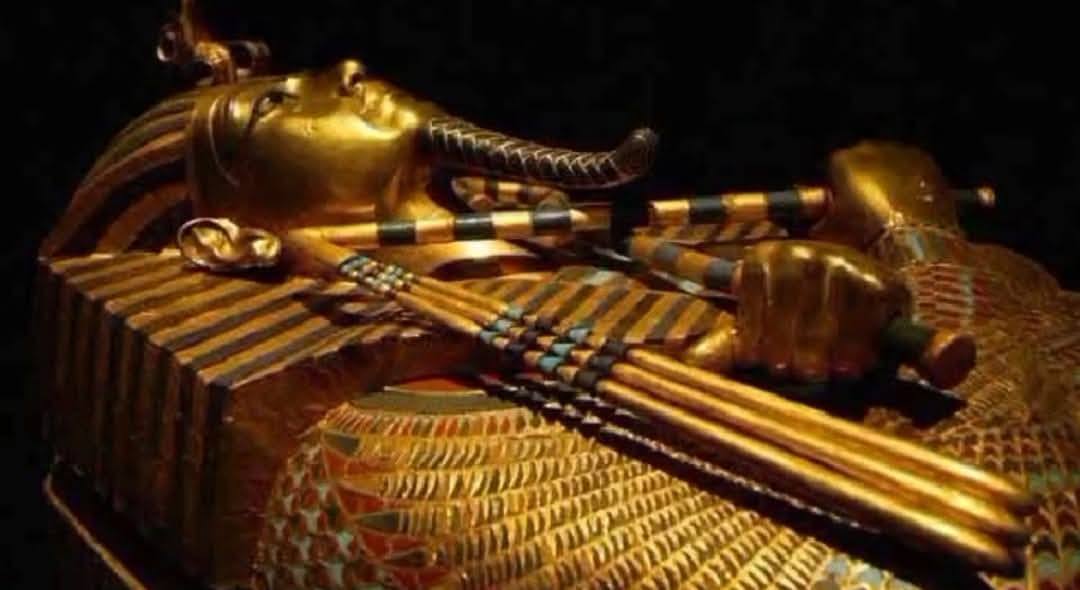 تابوت الملك توت عنخ آمون 