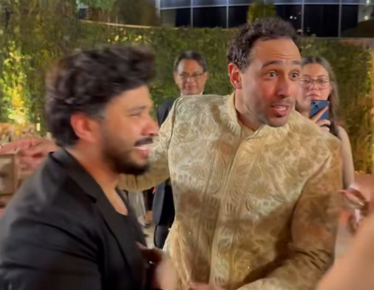 بحضور مصطفى حجاج والشرنوبي.. رامي عاشور يحتفل بزفافه ويرتدي زي هندي رفقة زوجته