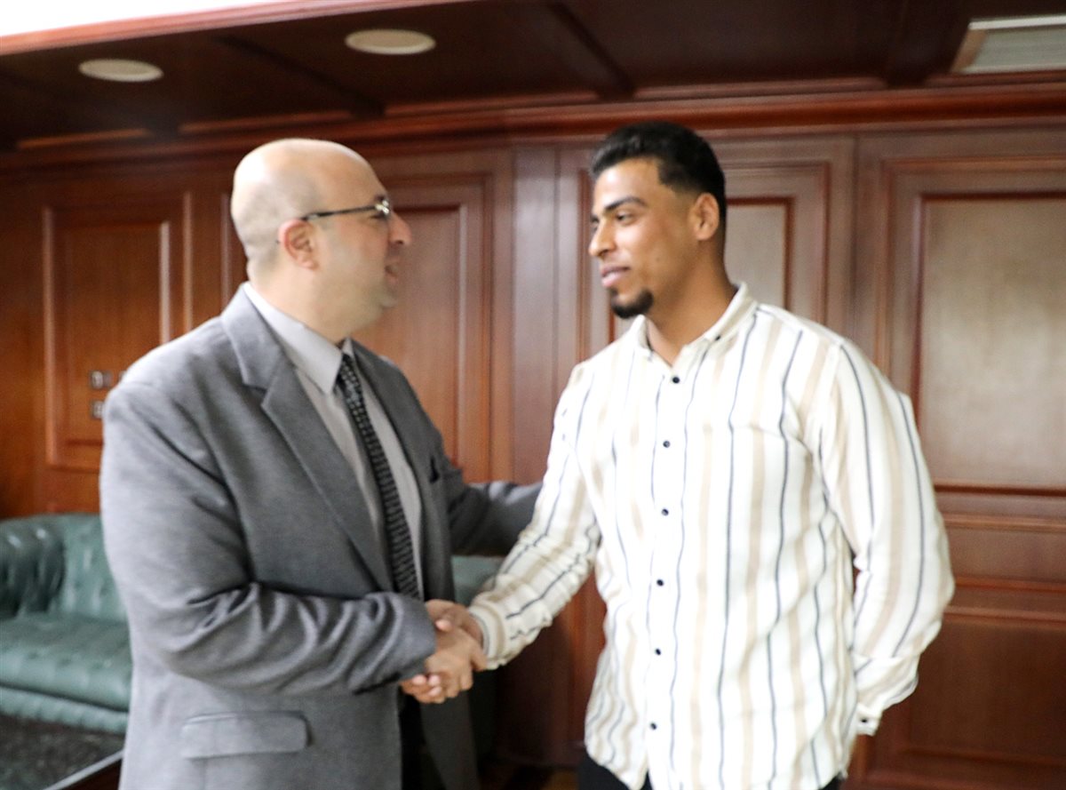 محافظ بني سويف مستقبل سائق الميكروباص الشجاع