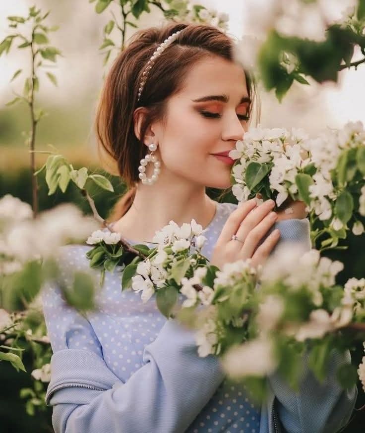 خلفيات بنات للموبايل