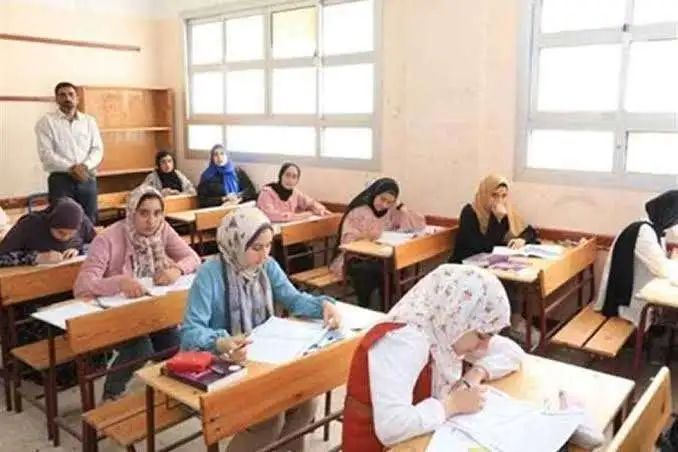 طلاب في لجنة امتحان