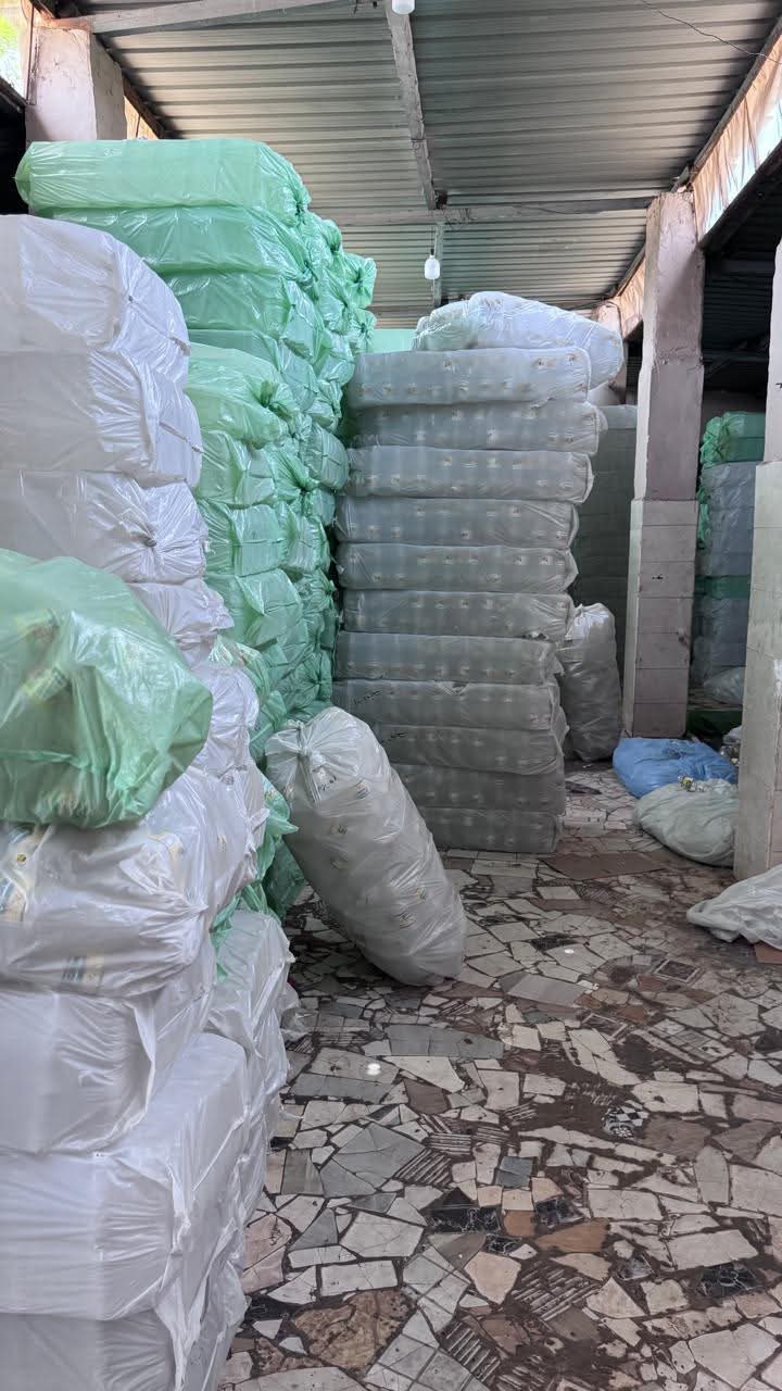 ضبط 15 طن زيوت مجهولة المصدر داخل منشأة غير مرخصة لتعبئة زيت الطعام المنوفية