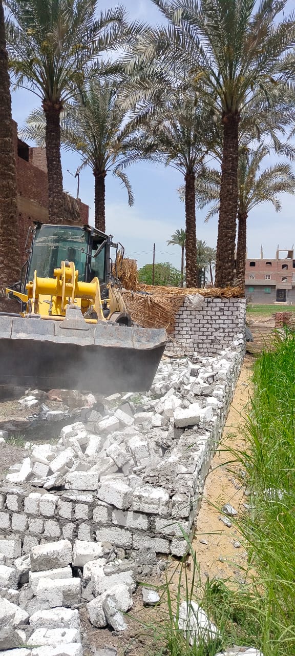 إزالة 21 حالة تعدٍ بالبناء المخالف على الأراضي الزراعية