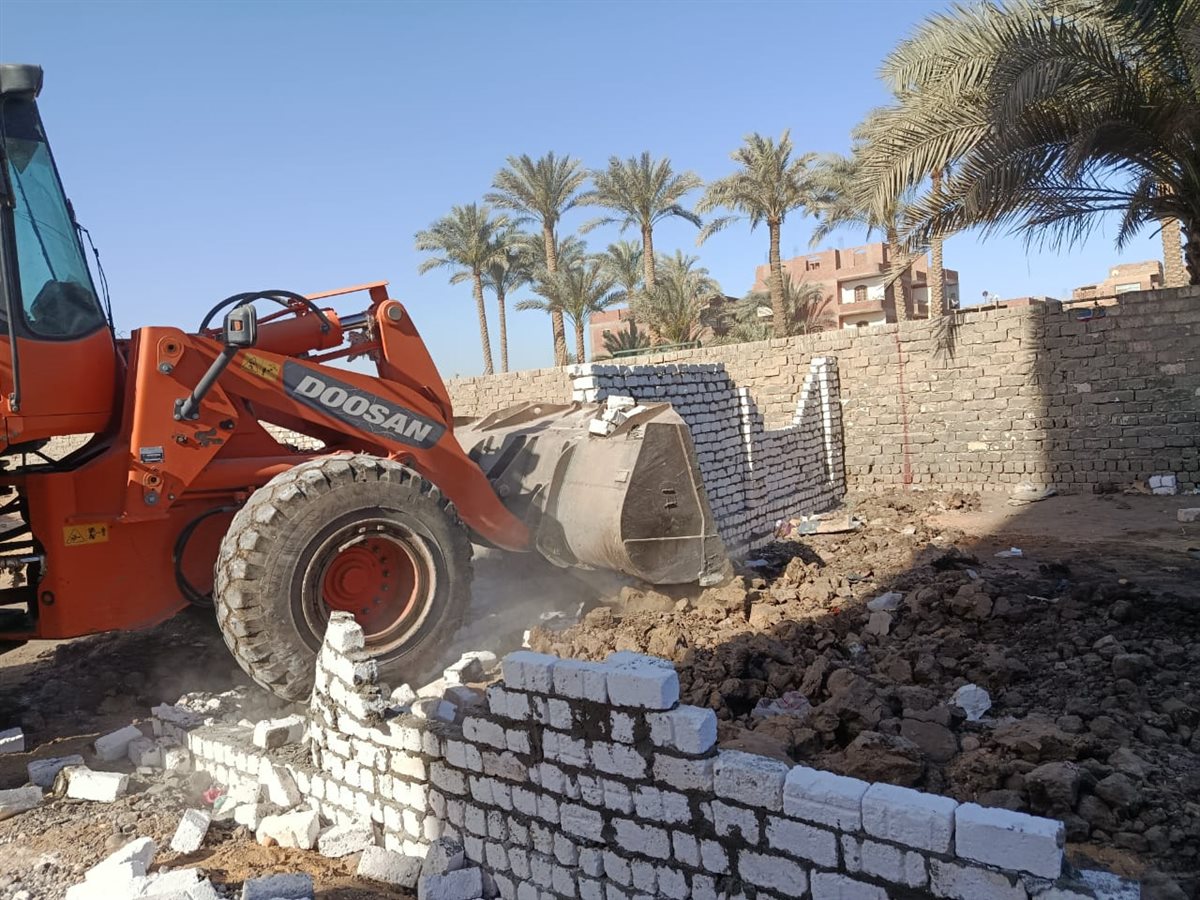 إزالة 21 حالة تعدٍ بالبناء المخالف على الأراضي الزراعية