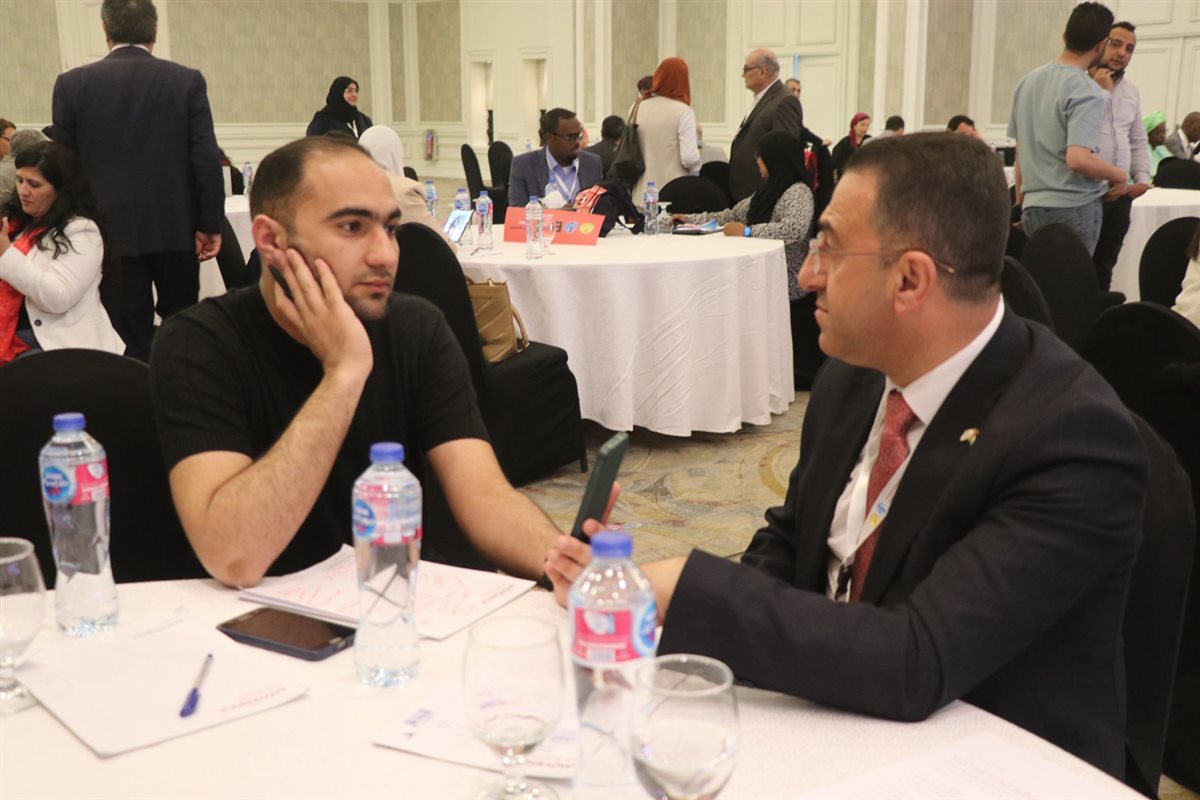 أمين اتحاد المعلمين الفلسطينيين مع محرر القاهرة 24