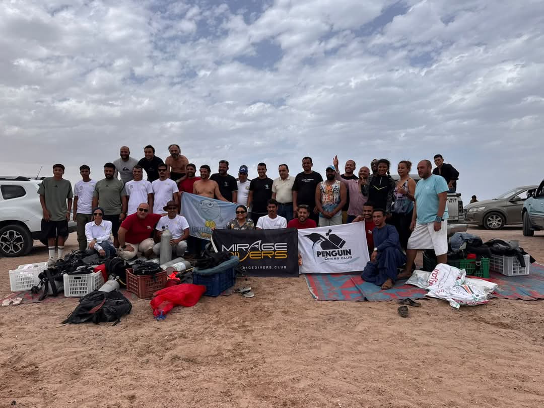 حملة نظافة الشواطىء بمنطقة اللاجونا بمدينة دهب 