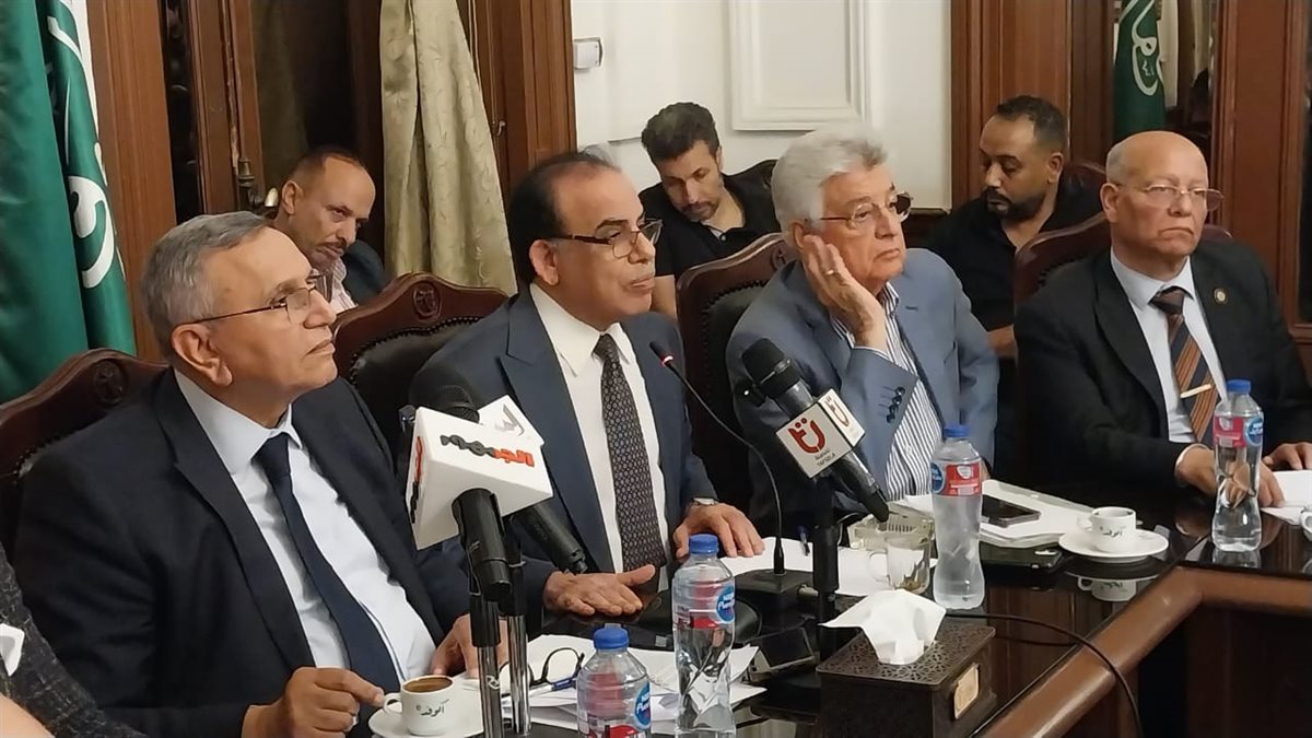 جانب من الجلسة النقاشية المشتركة بحزب الوفد