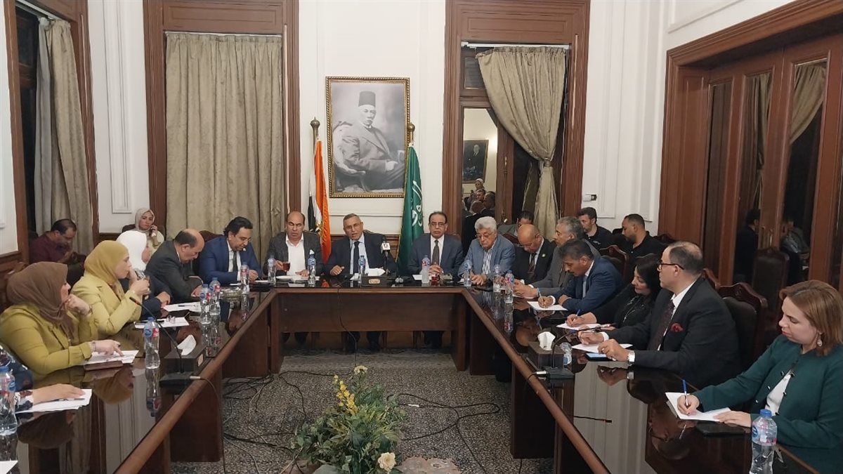 جانب من الجلسة النقاشية المشتركة بحزب الوفد