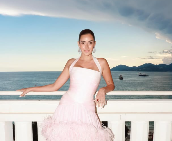 أمينة خليل تخطف الأنظار في مهرجان كان السينمائي