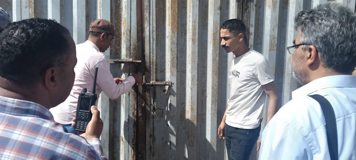 غلق منشأة مخالفة لإعادة تدوير الزيوت المستخدمة بأوسيم