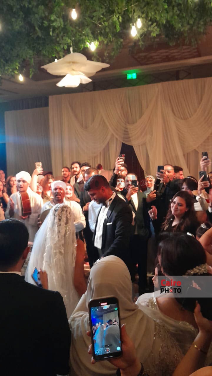 أول صور من حفل زفاف ابنة أمل رزق على شاب من خارج الوسط الفني