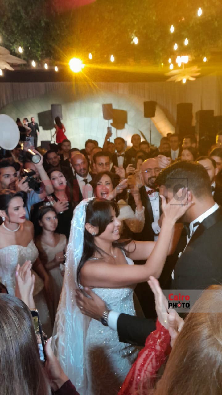 بحضور نجوم الفن.. حفل زفاف هيا كتكت ابنة أمل رزق