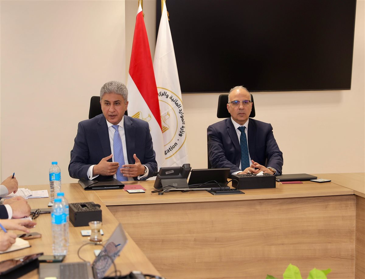 وزير السياحة والري