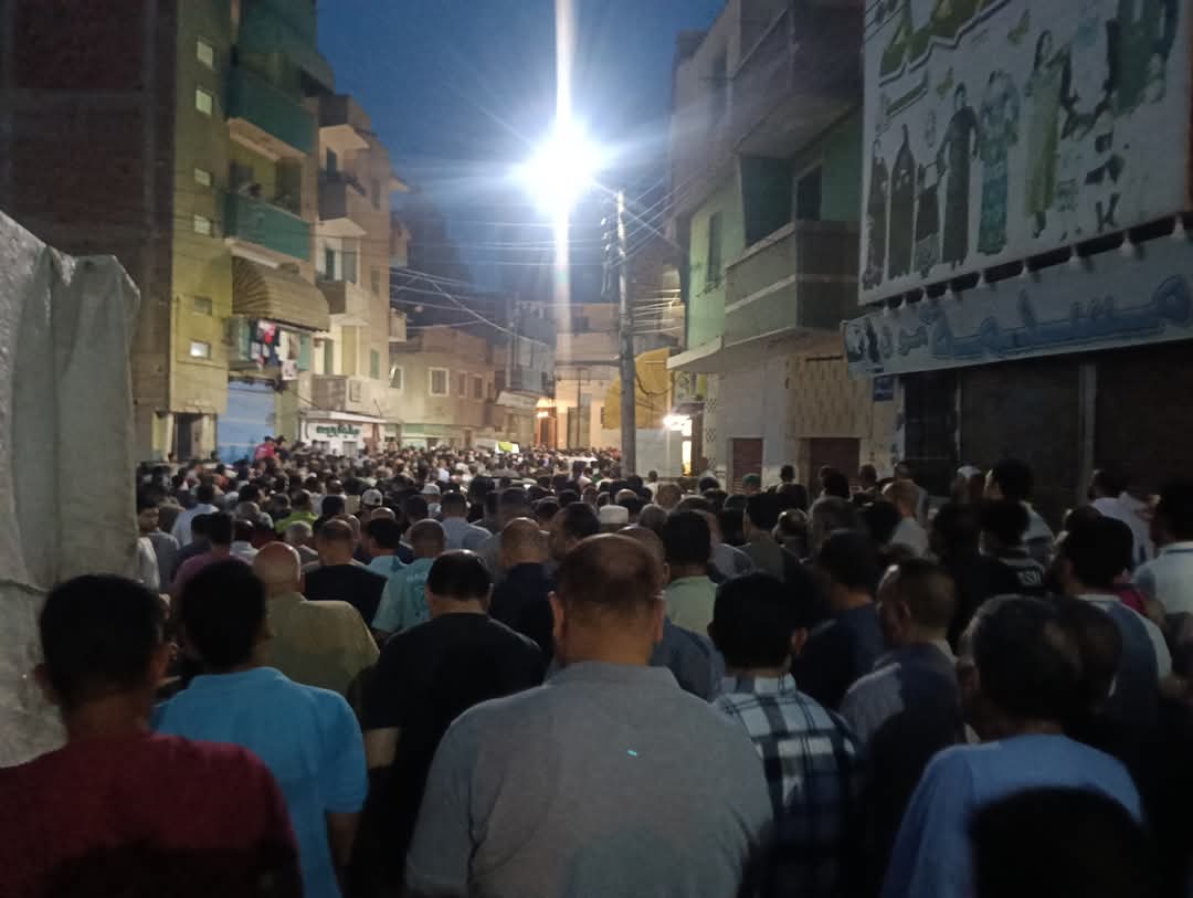 أهالي كوم حمادة يشيعون جثمان «عبد الرحمن» في جنازة مهيبة