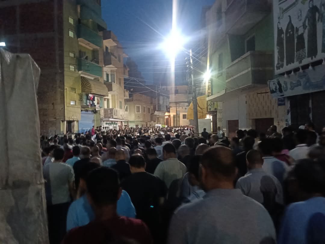 أهالي كوم حمادة يشيعون جثمان «عبد الرحمن» في جنازة مهيبة