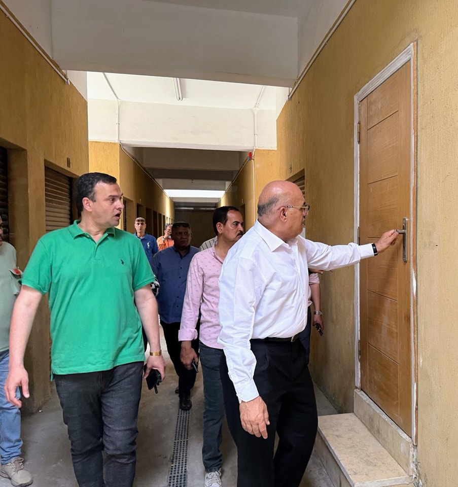 نائب محافظ القاهرة يتابع أعمال تطوير السوق الحضاري بحي بولاق أبو العلا