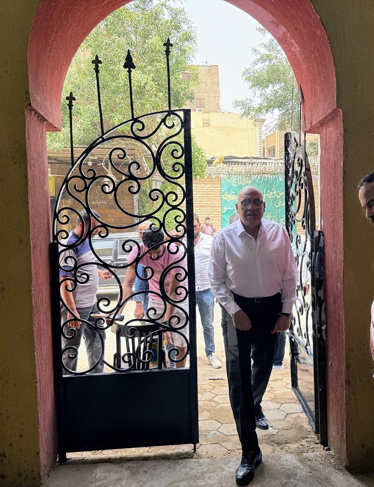 نائب محافظ القاهرة يتابع أعمال تطوير السوق الحضاري بحي بولاق أبو العلا