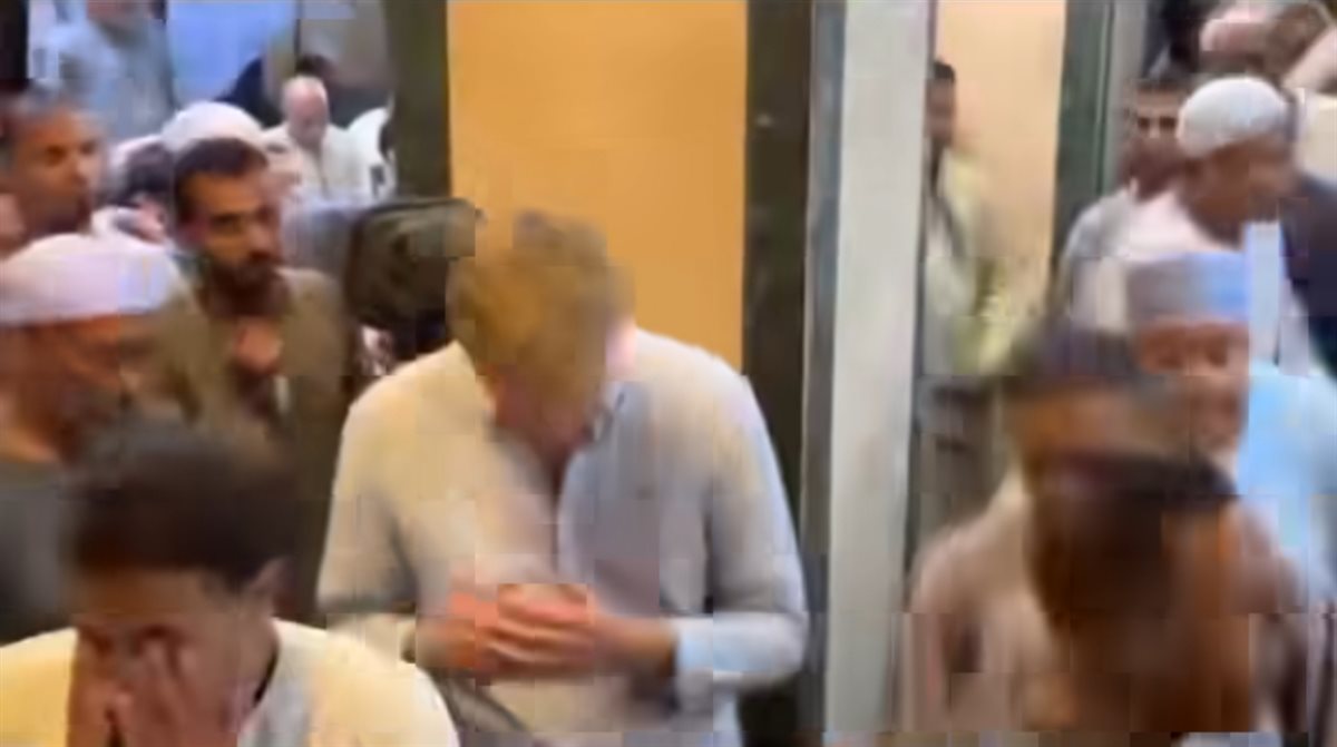 كرس في الحضرة وجلسات الذكر