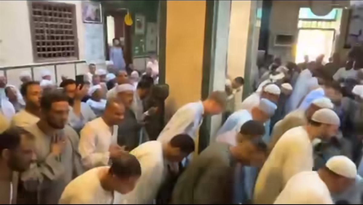 كرس في الحضرة وجلسات الذكر