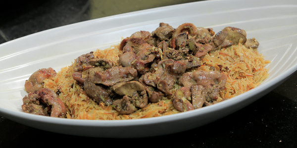طريقة عمل أرز بالشعرية بالكبد والقوانص
