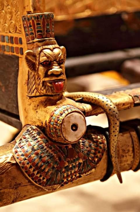  إحدي العربات الحربية لـ الملك توت عنخ آمون 