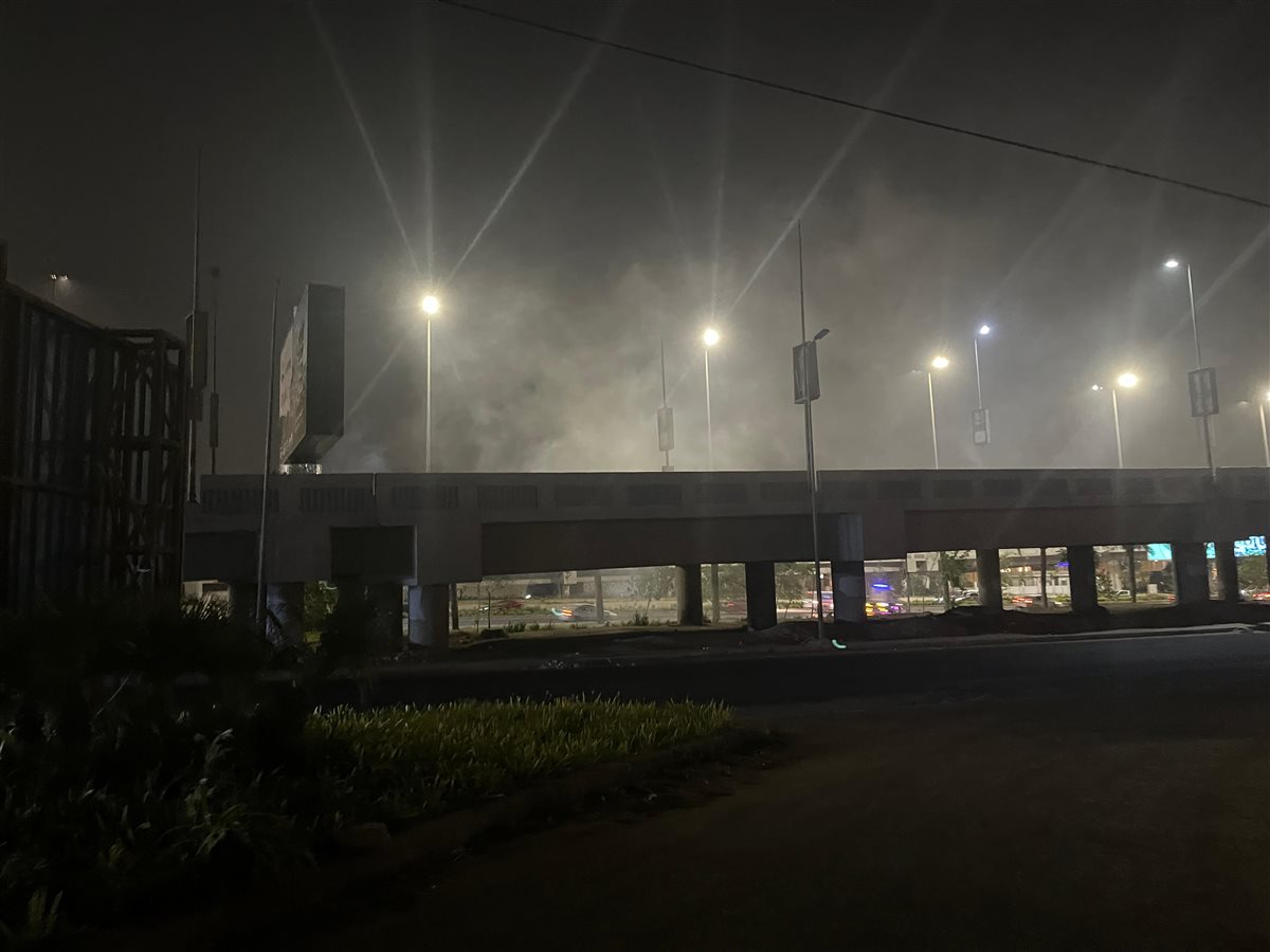 تصاعد أدخنة من كابينة كهرباء أمام مدينة الإنتاج الإعلامي بأكتوبر