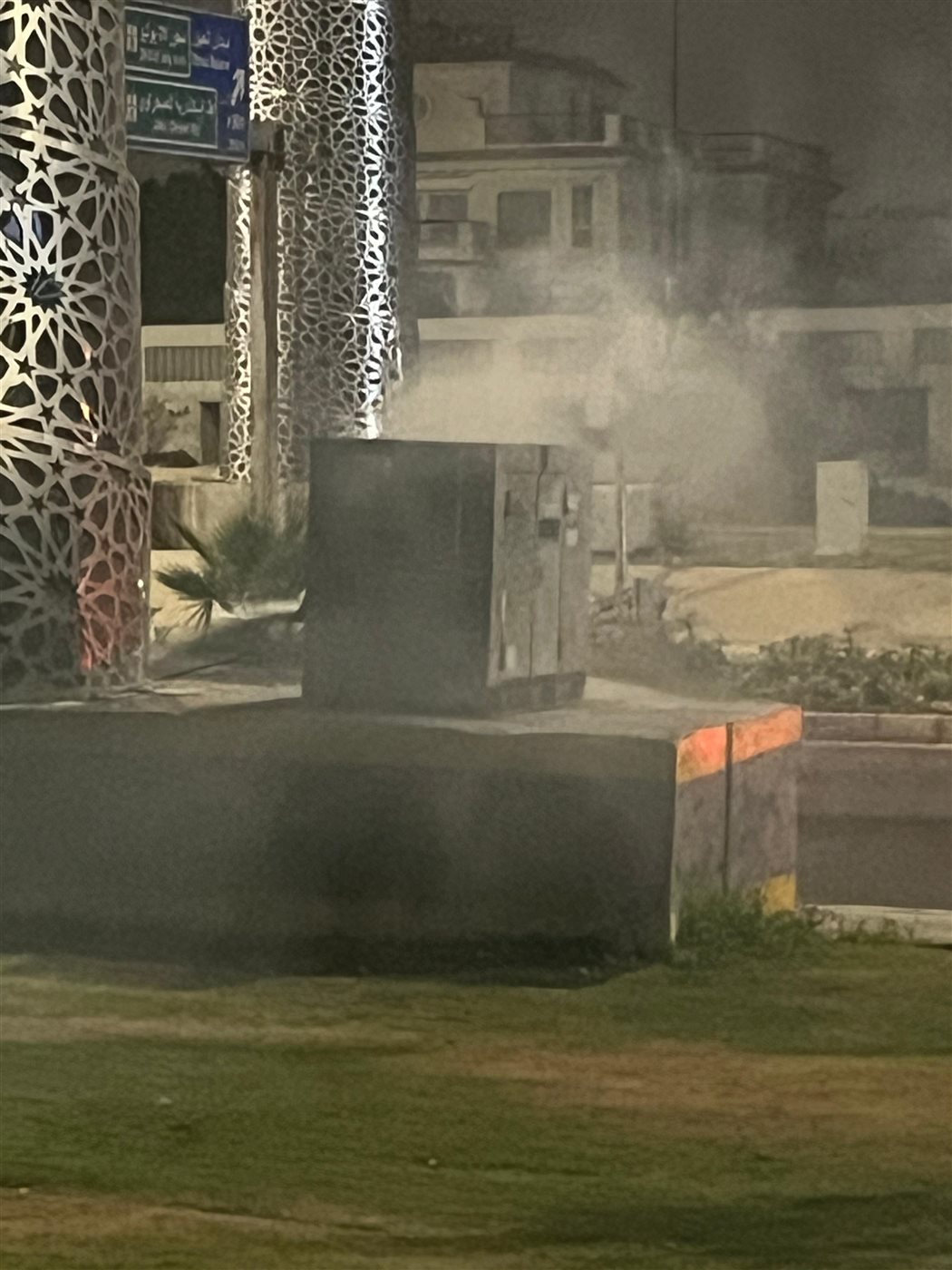 تصاعد أدخنة من كابينة كهرباء أمام مدينة الإنتاج الإعلامي بأكتوبر