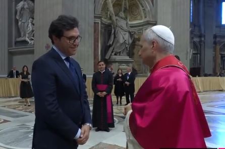 وزير الثقافة يشارك في حفل تنصيب بابا الفاتيكان