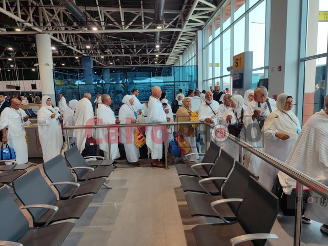 مطار القاهرة يشهد احتفالية رسمية لتوديع أول أفواج حجاج بيت الله الحرام