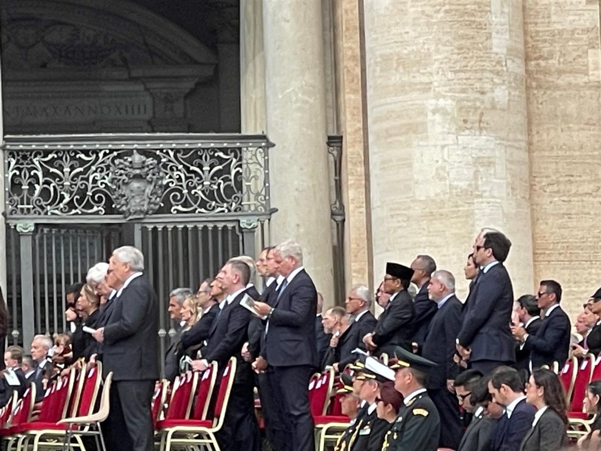 تنصيب بابا الفاتيكان