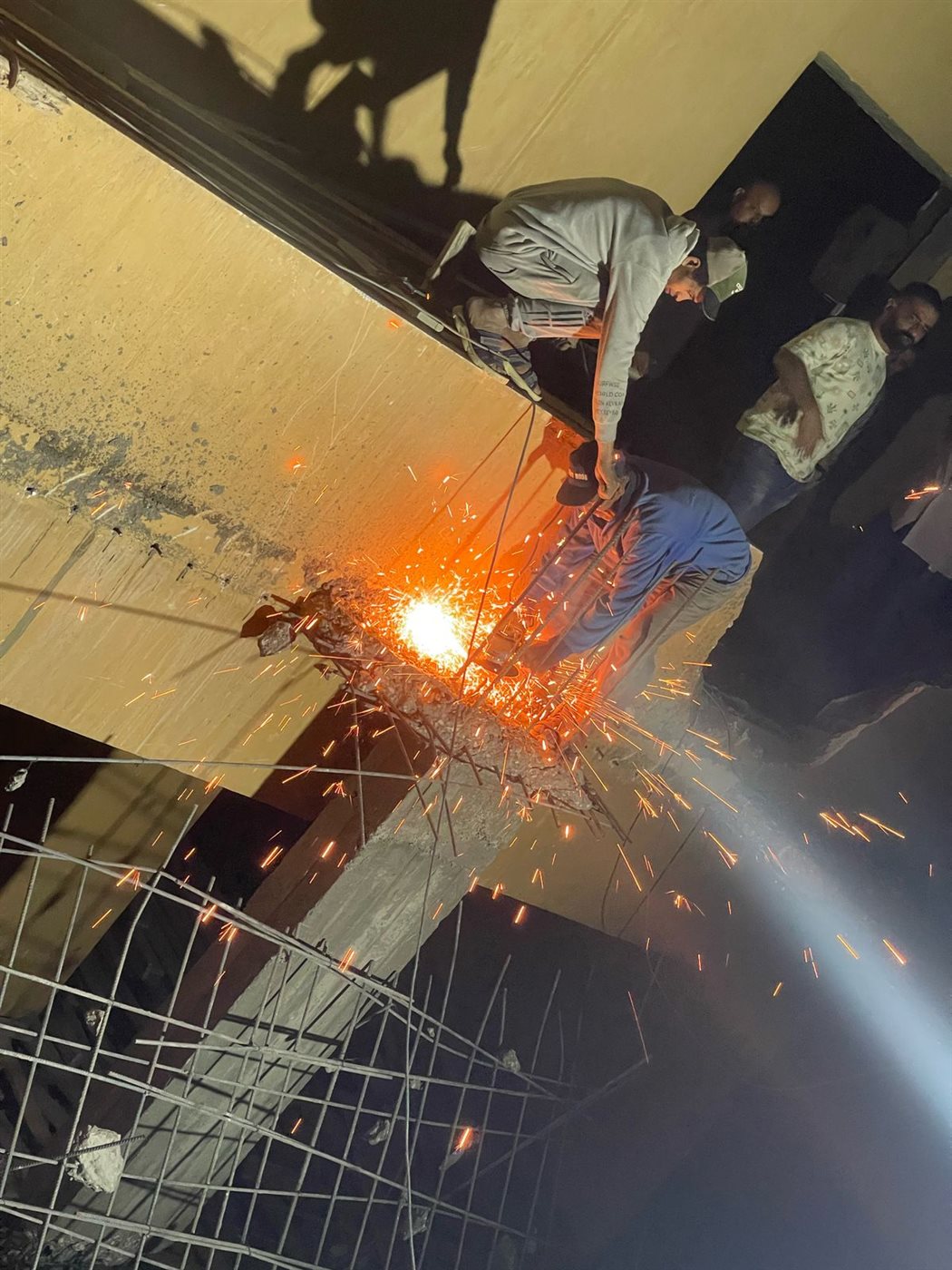  إزالة مخالفات في عقار بحي العجوزة