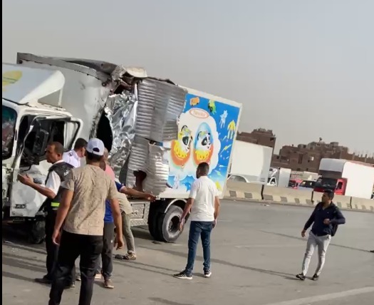  حادث انقلاب سيارة نقل على الطريق الدائري 