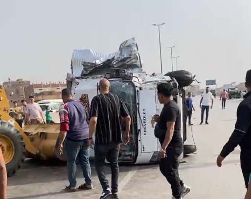  حادث انقلاب سيارة نقل على الطريق الدائري 