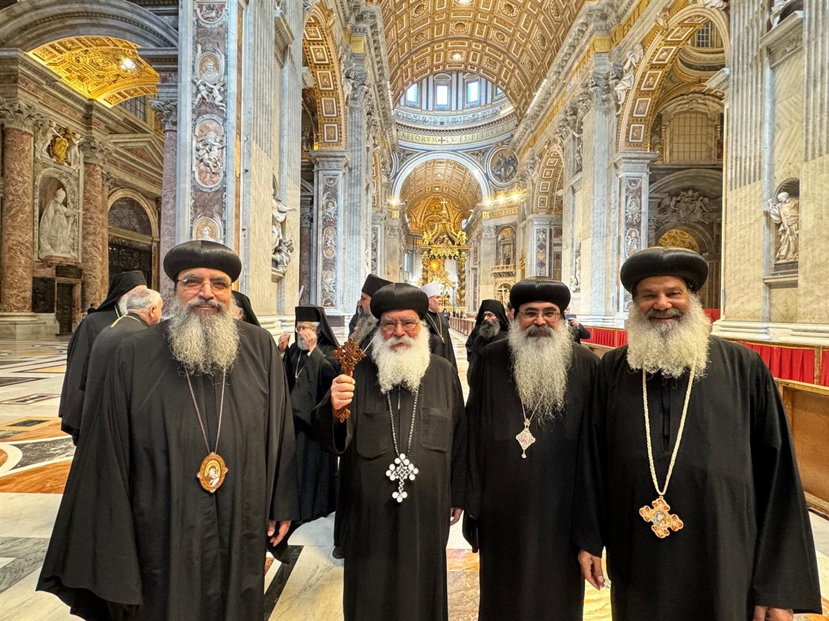 البابا تواضروس يرسل وفد كنسي لحضور تنصيب بابا الڤاتيكان الجديد