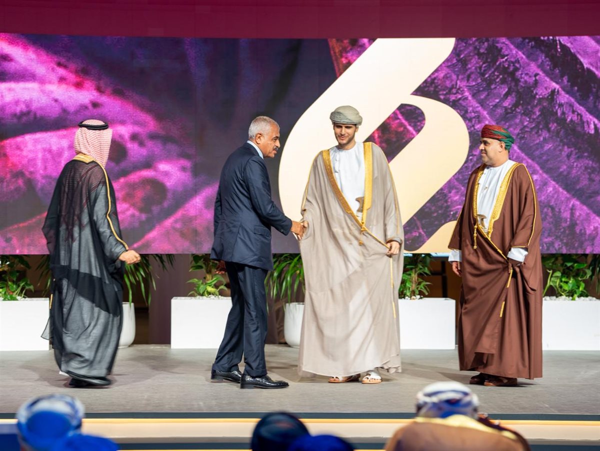 خلال التوقيع