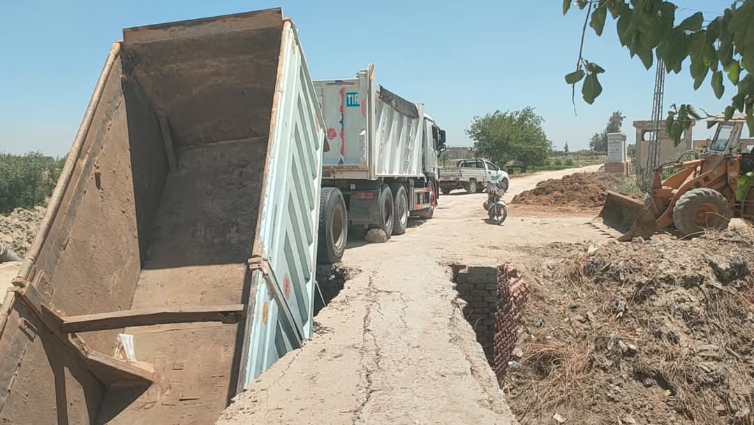 انهيار جزئي لكوبرى العبد بأبو المطامير وجار إصلاحه