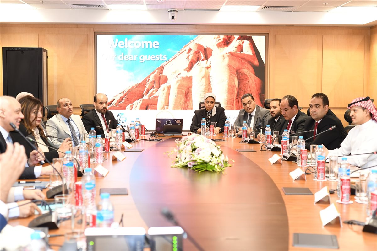 جانب من اجتماع شركات السياحة مع الوفد 