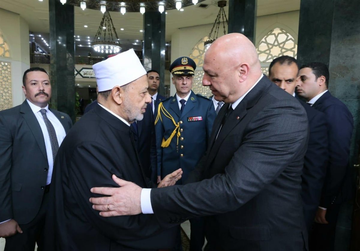 الرئيس اللبناني وشيخ الأزهر  